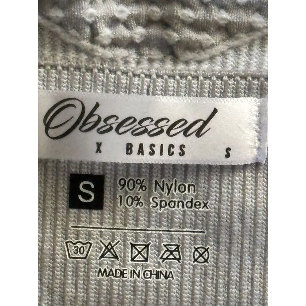 NWT Obsessed Grey White Seamless Leggings Cropped Top Gym Set Small Medium S M - Picture 3 of 5